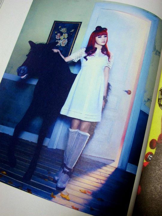 [Scans] 2NE1 in ELLE Korea Magazine (DEC 2011) 144