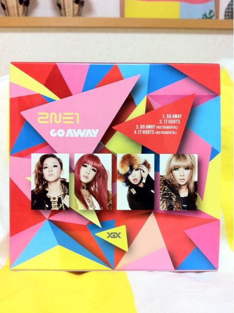 [Scans] 2NE1 Go Away Single Japan CD Hf9cb
