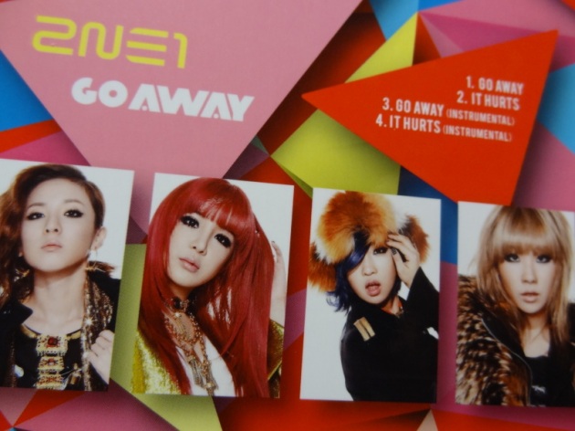 [Scans] 2NE1 Go Away Single Japan CD O0800060011613291317