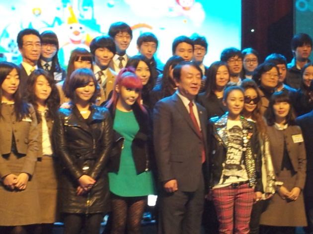 2NE1 au Law and Order Event 228